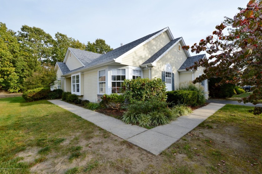 MOVE RIGHT IN THIS BEAUTIFULLY REFRESHED AND WELL CARED FOR - Beach Home for sale in Toms River, New Jersey on Beachhouse.com