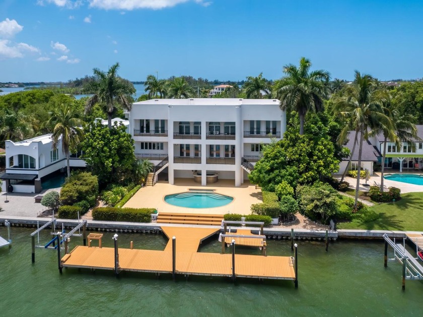 $1 million price reduction! Welcome to Casa Bianca, a - Beach Home for sale in Sarasota, Florida on Beachhouse.com