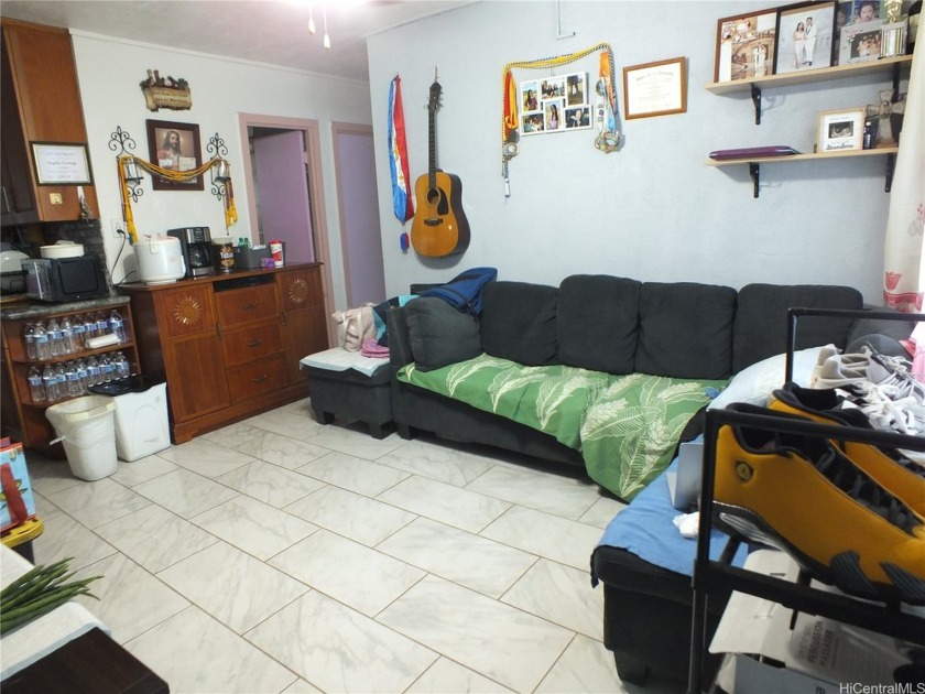 WELL KEPT UNIT * 2 BEDROOM, 1 BATH WITH LANAI * RENOVATED 2020 * - Beach Condo for sale in Honolulu, Hawaii on Beachhouse.com