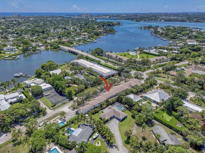 Nestled in the heart of Tequesta, large and inviting updated - Beach Townhome/Townhouse for sale in Tequesta, Florida on Beachhouse.com