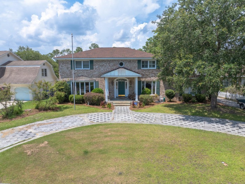 This waterfront tidal creek home is only minutes from Downtown - Beach Home for sale in Charleston, South Carolina on Beachhouse.com