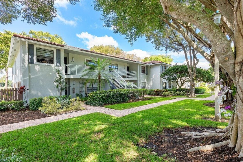 Easy living starts here! First-floor 2BR/2BA condo with no - Beach Condo for sale in Boynton Beach, Florida on Beachhouse.com