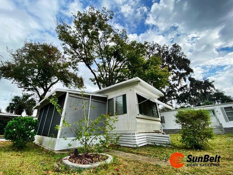 Affordable coastal living starts here! This 2-bed, 1-bath home - Beach Home for sale in Port Orange, Florida on Beachhouse.com