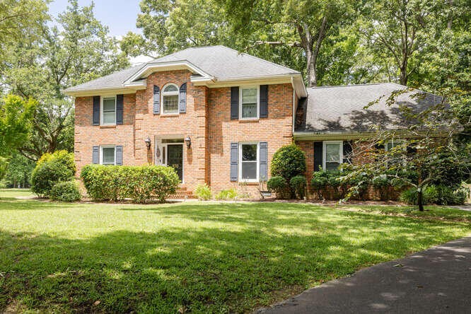 This charming brick colonial is nestled on a quiet cut-de-sac - Beach Home for sale in Mount Pleasant, South Carolina on Beachhouse.com