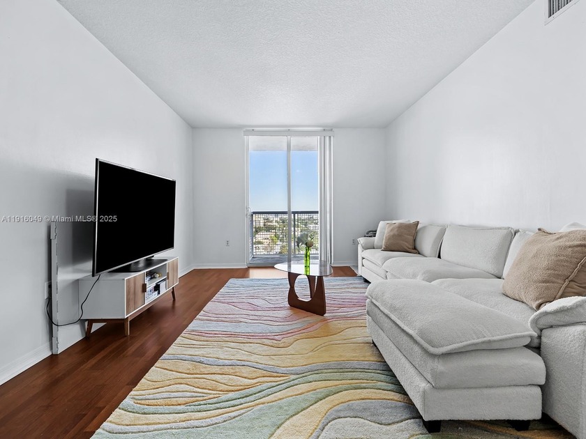 Brickell Vista Condo offers the perfect blend of comfort, style - Beach Condo for sale in Miami, Florida on Beachhouse.com