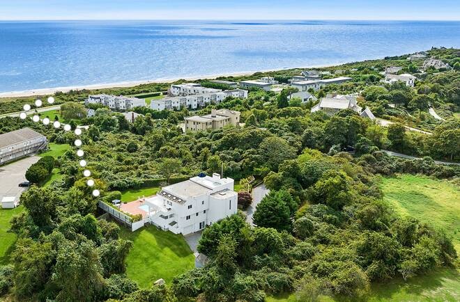 Sited on over an acre and tucked away on a dead end road, this - Beach Home for sale in Montauk, New York on Beachhouse.com