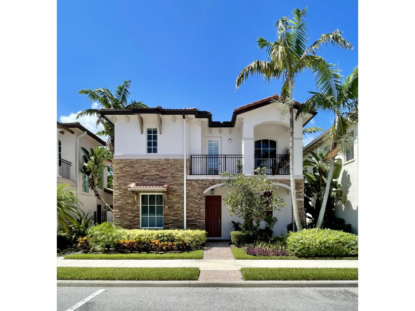 Beautiful newly renovated 2 story home in a desirable, centrally - Beach Home for sale in Palm Beach Gardens, Florida on Beachhouse.com