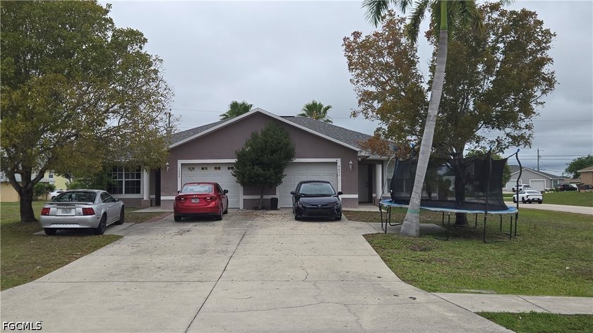 Attention investors and first time home buyers. This duplex is - Beach Home for sale in Cape Coral, Florida on Beachhouse.com