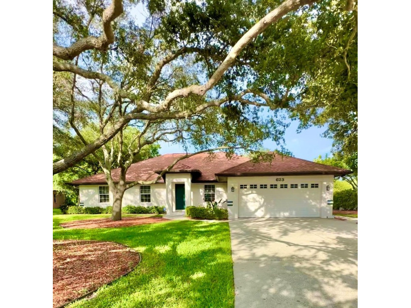 PRICE REDUCED! VERY MOTIVATED SELLER! Welcome to Florida - Beach Home for sale in Bradenton, Florida on Beachhouse.com