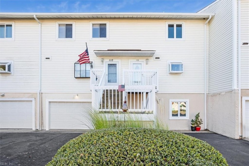 Experience coastal living in this move-in ready 2 bedroom, 2 1/2 - Beach Townhome/Townhouse for sale in Hampton, Virginia on Beachhouse.com