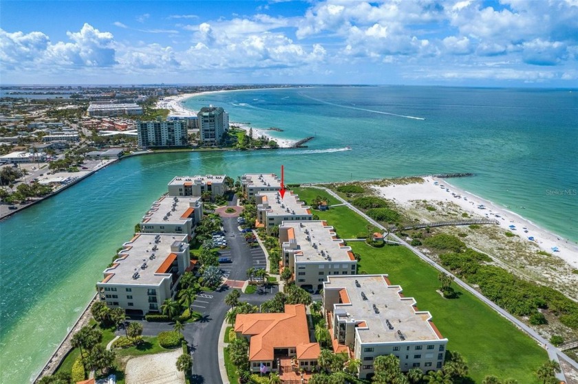 This beautiful waterfront Top-floor condominium is turn key and - Beach Condo for sale in Treasure Island, Florida on Beachhouse.com