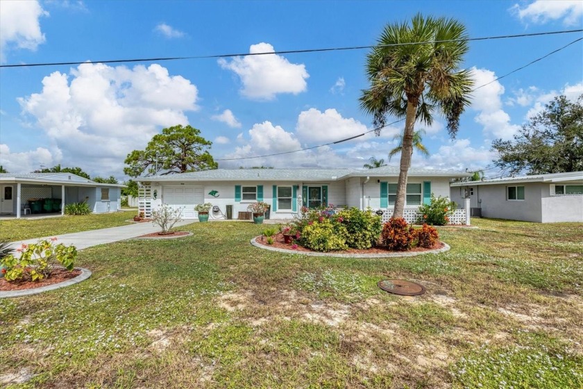 Lovely furnished turnkey located 1.8 miles from Englewood beach - Beach Home for sale in Englewood, Florida on Beachhouse.com