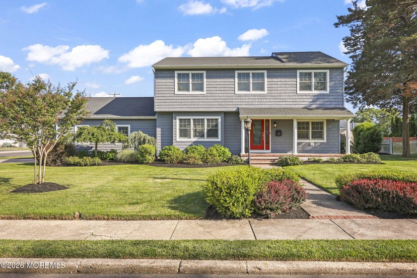 Move right in to this pristine home on a dead end street in - Beach Home for sale in Spring Lake Heights, New Jersey on Beachhouse.com