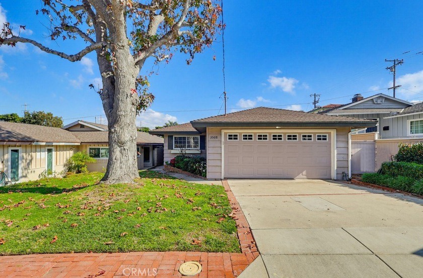 Great older Family Home with Good size Rooms and functional - Beach Home for sale in Manhattan Beach, California on Beachhouse.com