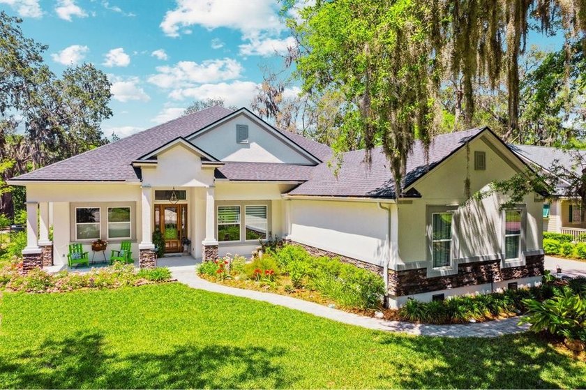 Luxury living in gated Oyster Bay, this beautiful, custom 3,000+ - Beach Home for sale in Fernandina Beach, Florida on Beachhouse.com