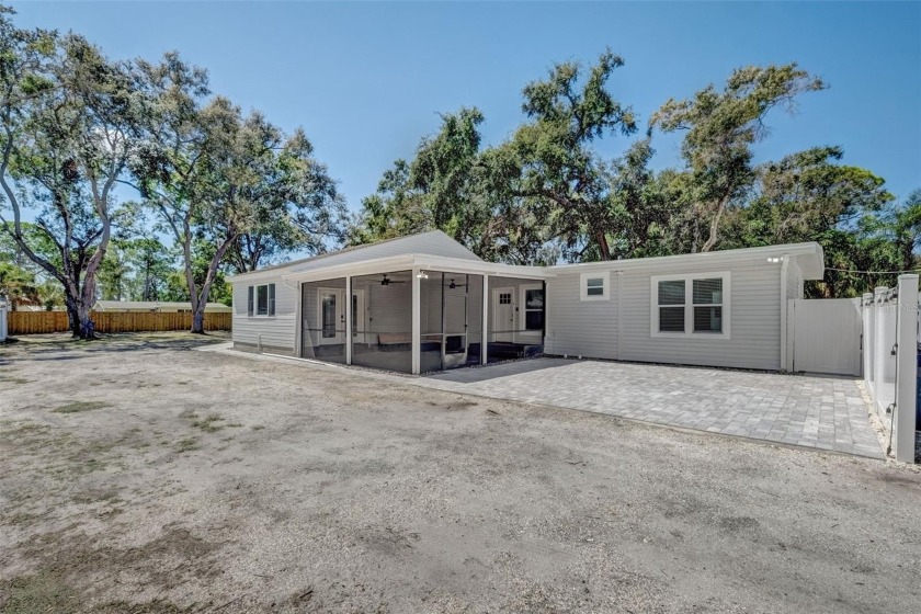 NEWS! The seller is offering $10,000 towards closing costs - Beach Home for sale in Sarasota, Florida on Beachhouse.com