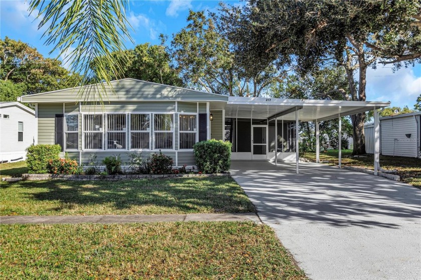 What hurricane? There is sunshine and relaxation and FUN in this - Beach Home for sale in Palm Harbor, Florida on Beachhouse.com