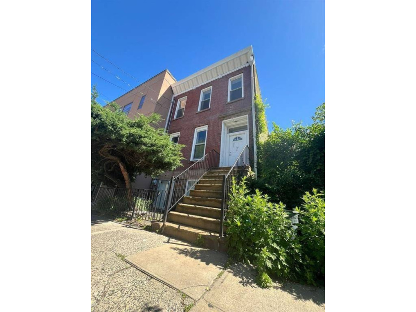 Multi-Family Opportunity in Red Hook, very low property taxes - Beach Home for sale in Brooklyn, New York on Beachhouse.com