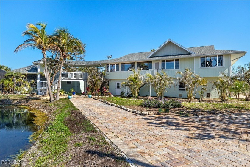 A rare Sanibel retreat: private family compound with guest house - Beach Home for sale in Sanibel, Florida on Beachhouse.com