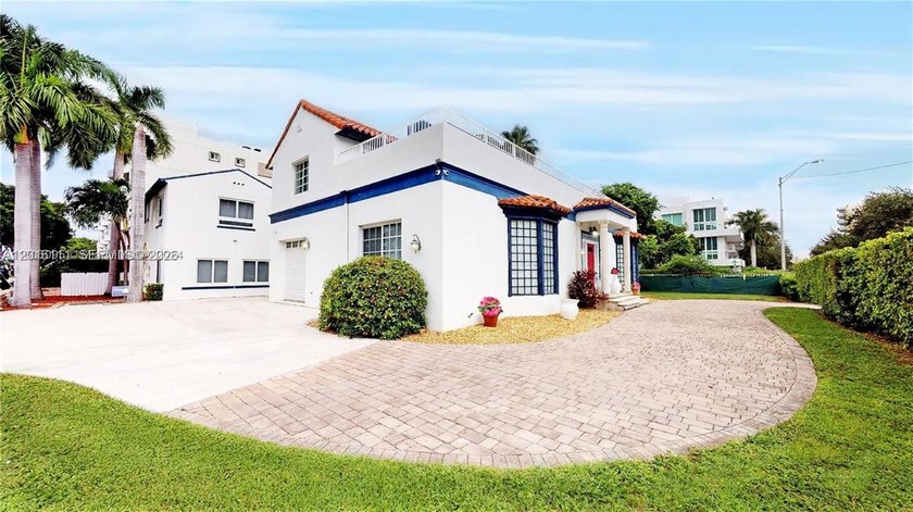 Positioned in the heart of South Beach, this rare assemblage at - Beach Condo for sale in Miami Beach, Florida on Beachhouse.com