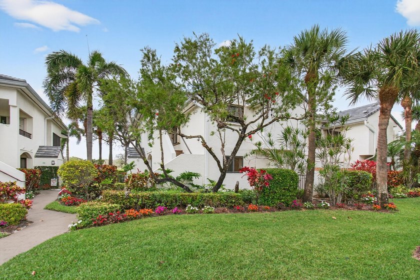Magnificent first floor 2 bedroom 2 bath plus den renovated - Beach Condo for sale in Delray Beach, Florida on Beachhouse.com