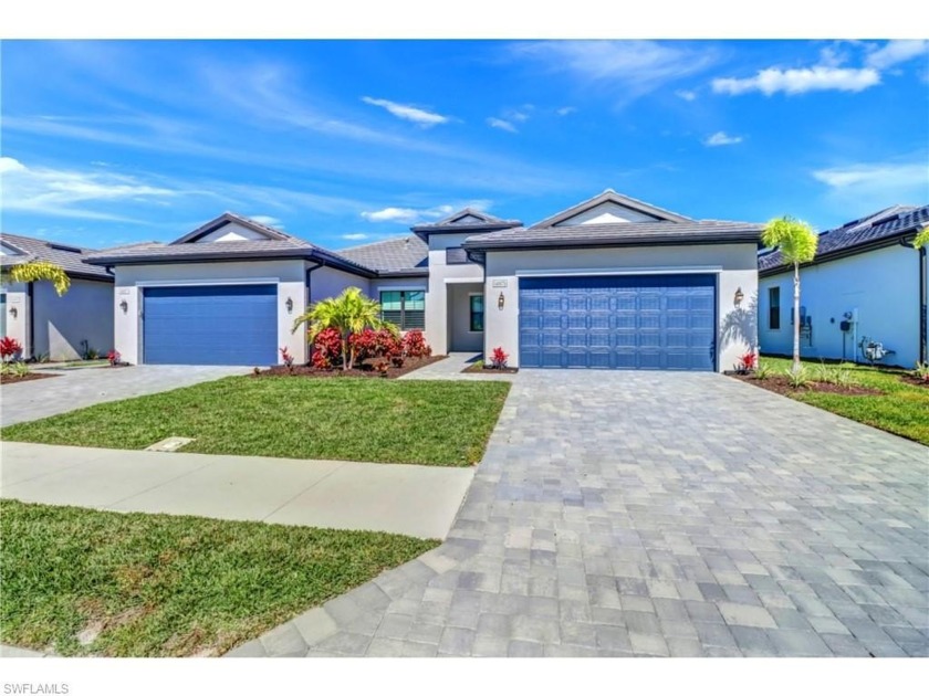 Introducing an exceptional Naples residence that perfectly - Beach Home for sale in Naples, Florida on Beachhouse.com