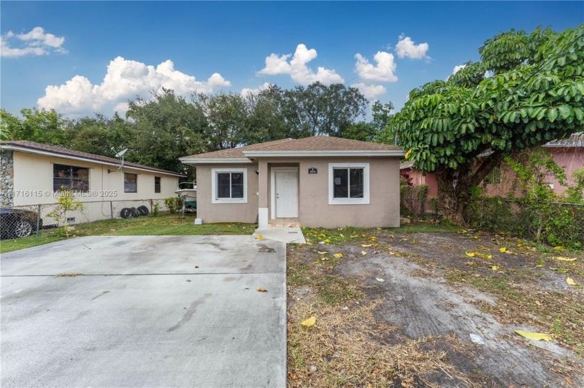 Welcome to your dream starter home! Built in 2019, this 1,410 sq - Beach Home for sale in Miami, Florida on Beachhouse.com