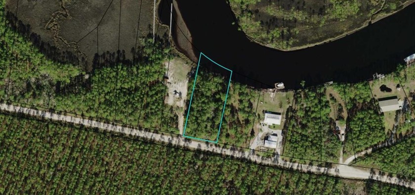1 Acre Residential Lot with approx 150ft of river frontage in - Beach Lot for sale in Carabelle, Florida on Beachhouse.com
