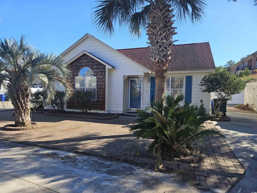 GREAT LOCATION!  JUST MINUTES TO THE BEACH, MAIN STREET - NORTH - Beach Home for sale in North Myrtle Beach, South Carolina on Beachhouse.com