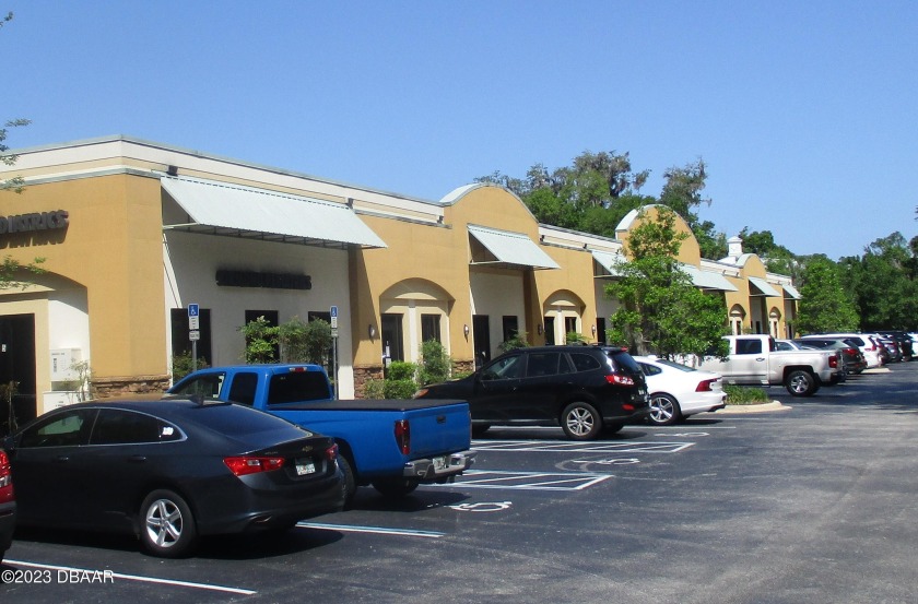 Prime Ormond Beach office space for sale or lease. This 1,620 - Beach Commercial for sale in Ormond Beach, Florida on Beachhouse.com