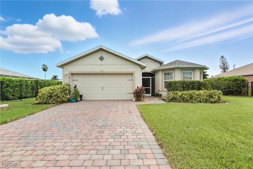 Welcome to Cape Coral's dream home! This beautifully maintained - Beach Home for sale in Cape Coral, Florida on Beachhouse.com