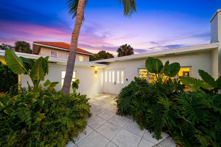 This beautiful home has 2 full bedrooms and 2 additional rooms - Beach Home for sale in West Palm Beach, Florida on Beachhouse.com