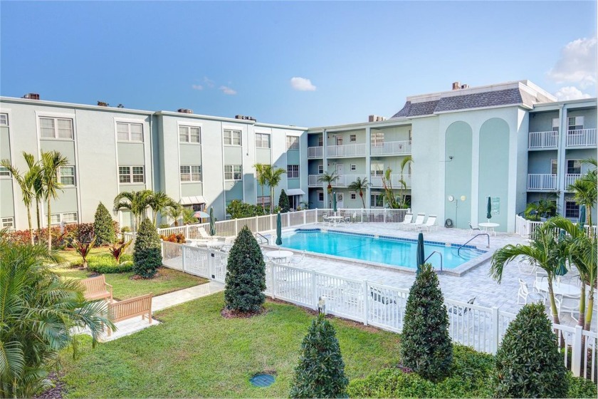 Welcome home to this spacious 1-bedroom 1 bath condo in a prime - Beach Condo for sale in Belleair Beach, Florida on Beachhouse.com