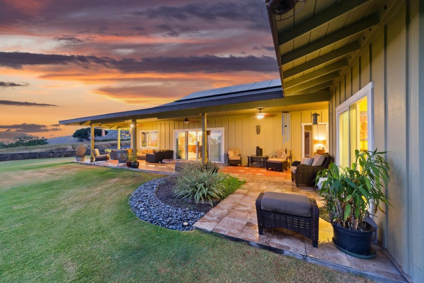 Discover this beautifully updated single-level home nestled in - Beach Home for sale in Captain Cook, Hawaii on Beachhouse.com