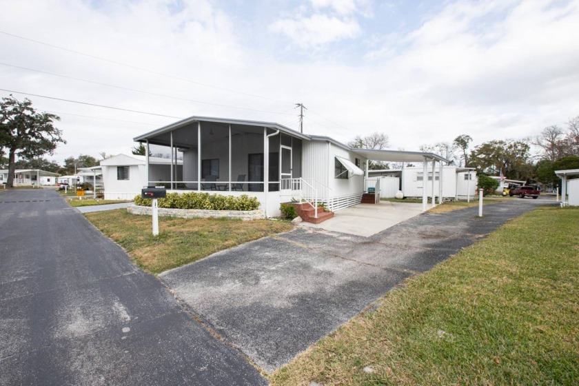 Check out this 1988 Palm Harbor Manufactured Home. Located in - Beach Home for sale in Daytona Beach, Florida on Beachhouse.com