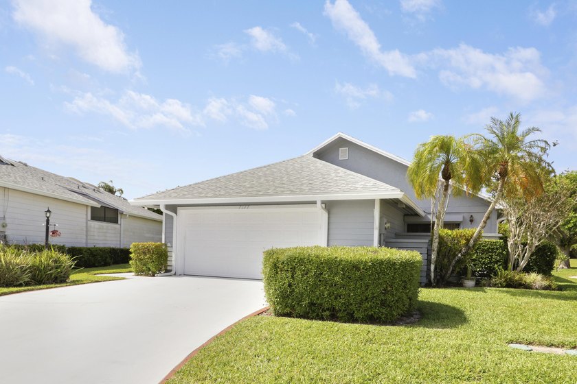 Fabulous 3 bedroom, 2 bath one story home located on the 6th - Beach Home for sale in Hobe Sound, Florida on Beachhouse.com