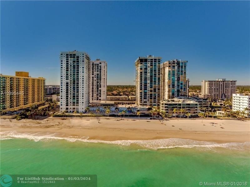 BEST LINE IN THE MOST DESIRABLE BUILDING OF THE QUADOMAIN!! - Beach Condo for sale in Hollywood, Florida on Beachhouse.com