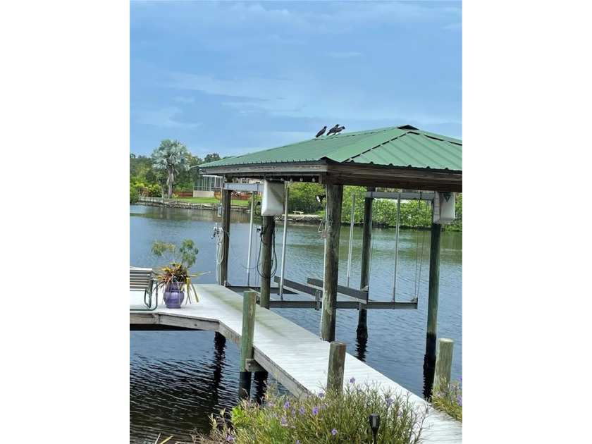 WATERFRONT Lot on the Alafia River! Property has a mobile home - Beach Lot for sale in Gibsonton, Florida on Beachhouse.com