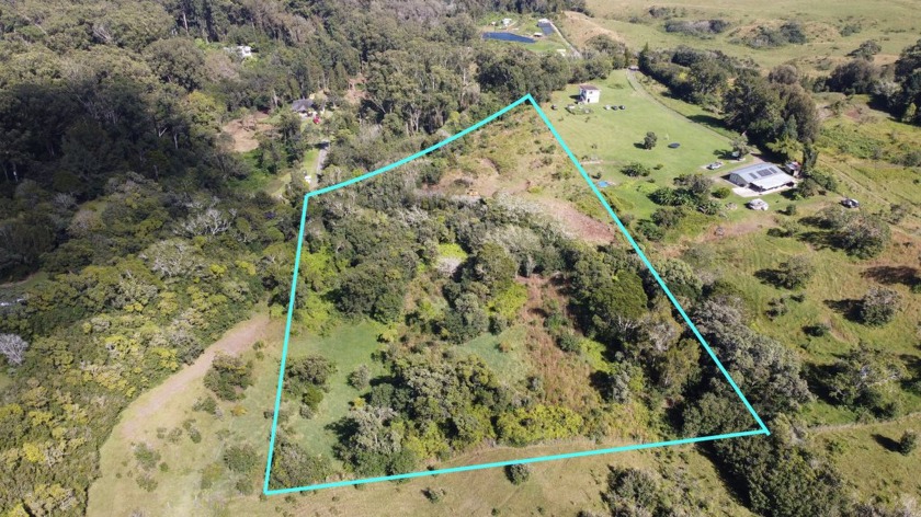 Beautiful Ahualoa! This 5 acre parcel is situated on the slopes - Beach Acreage for sale in Honokaa, Hawaii on Beachhouse.com