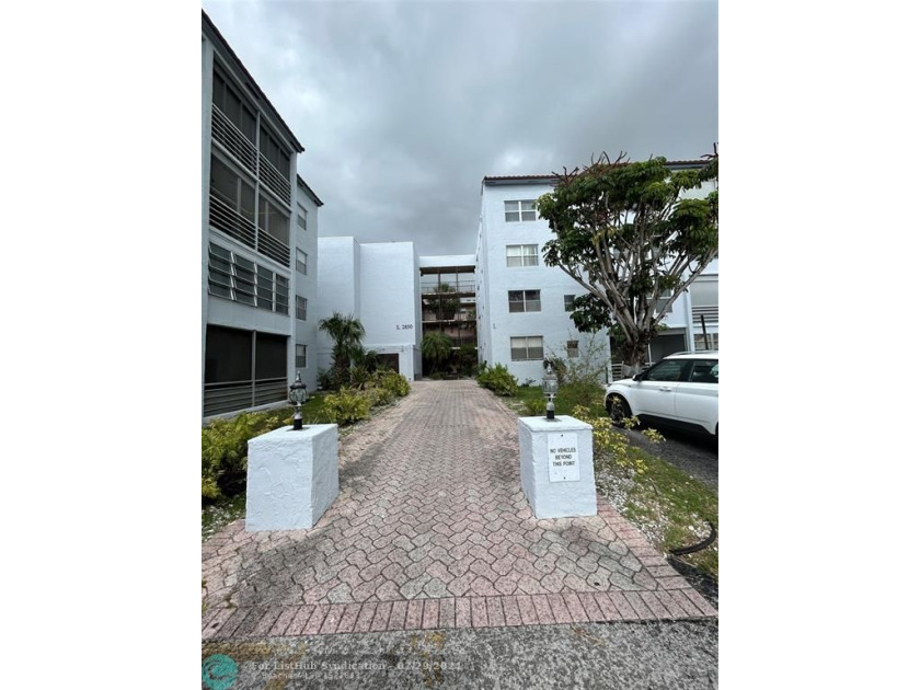 Great investment opportunity in a quiet community full of - Beach Condo for sale in Lauderdale Lakes, Florida on Beachhouse.com