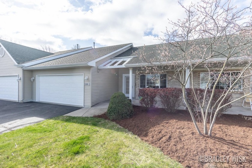 Welcome to 1100 Fountain View Circle in beautiful Holland - Beach Condo for sale in Holland, Michigan on Beachhouse.com