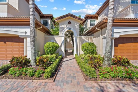 Welcome to Your Ideal Retreat in Jupiter Country Club!Step into - Beach Condo for sale in Jupiter, Florida on Beachhouse.com