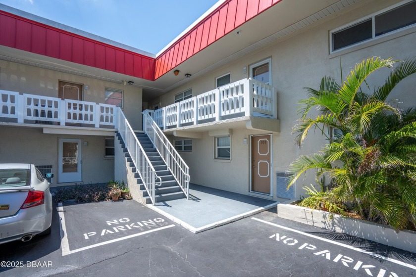 **Stunning Condominium with Intracoastal Views in Daytona - Beach Condo for sale in Daytona Beach, Florida on Beachhouse.com