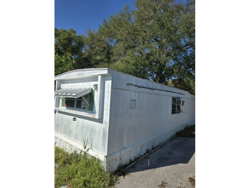 Calling all Investors! Huge opportunity to make a deal on this - Beach Home for sale in Ormond Beach, Florida on Beachhouse.com