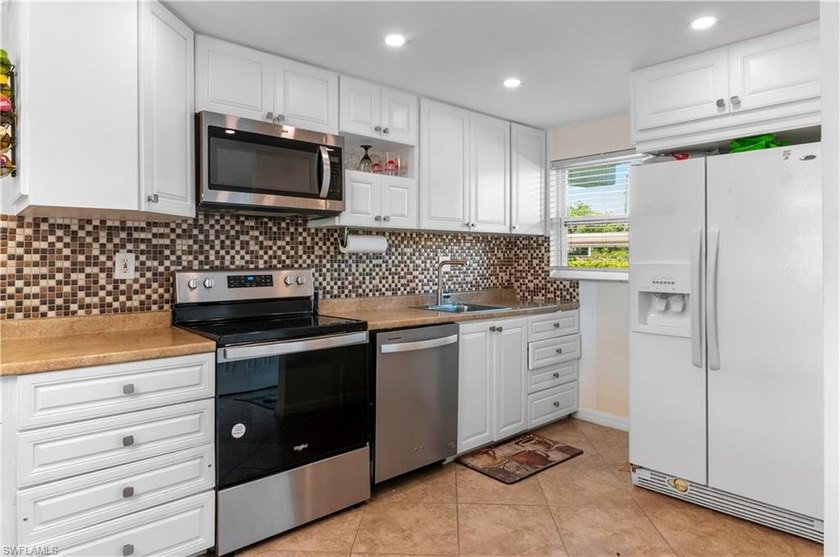 GOLF INCLUDED, 2 memberships are included plus low guest fees - Beach Condo for sale in Naples, Florida on Beachhouse.com