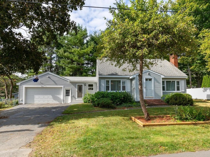 Hampton Cape is ready for new owners to make it their own. East - Beach Home for sale in Hampton, New Hampshire on Beachhouse.com