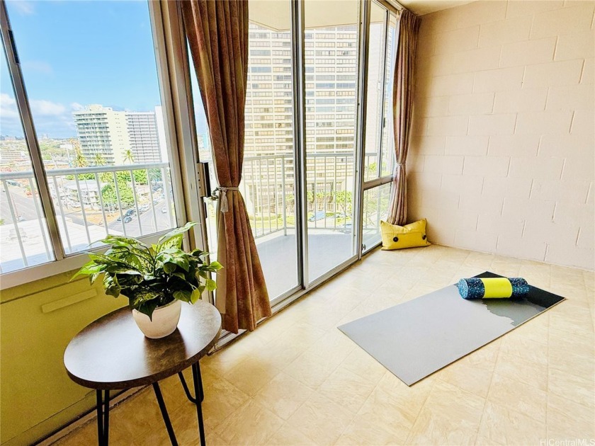 New Improved Price! This charming 2-bedroom, 2-bathroom - Beach Condo for sale in Honolulu, Hawaii on Beachhouse.com