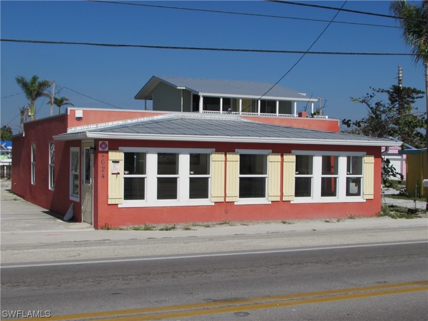 Great space in *Downtown* Historic Matlacha... Building in very - Beach Commercial for sale in Matlacha, Florida on Beachhouse.com