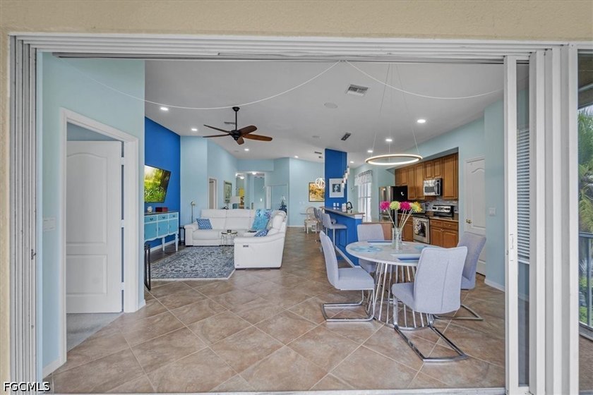 Beautuful, turnkey furnished coach home in the gated community - Beach Home for sale in North Fort Myers, Florida on Beachhouse.com