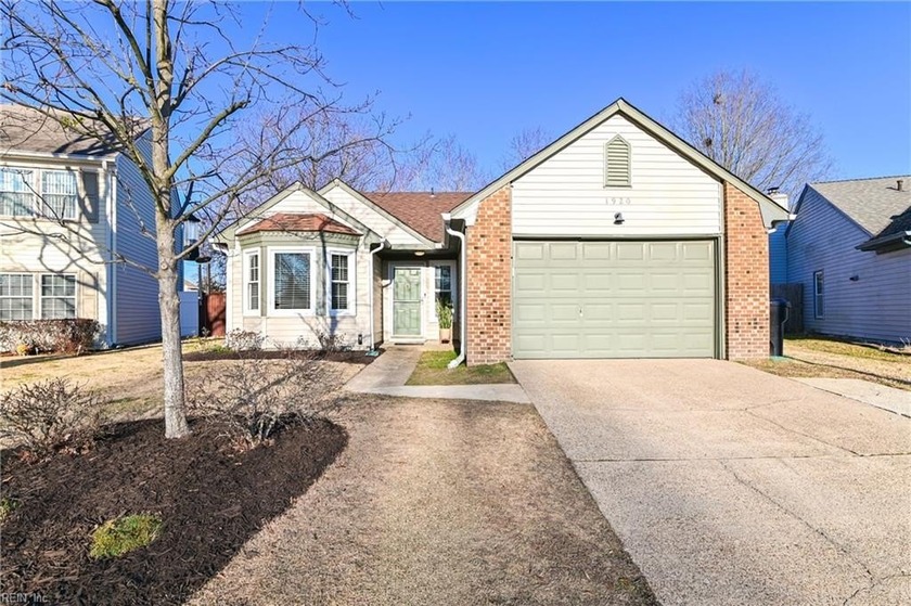 Beautiful single family home with incredible upgrades in the - Beach Home for sale in Virginia Beach, Virginia on Beachhouse.com